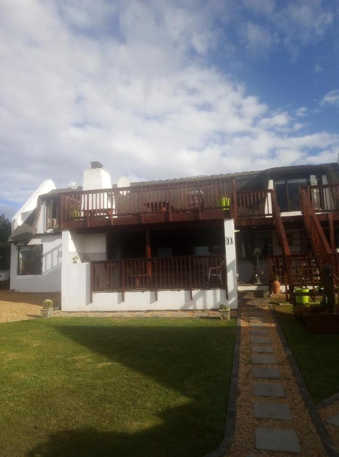 Chilli Moon B&B Stilbaai Buitenkant foto