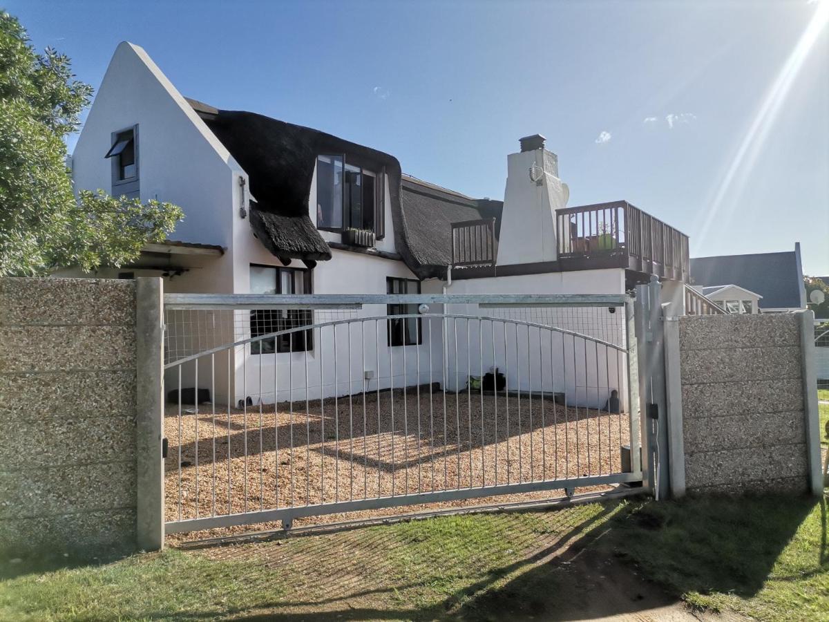 Chilli Moon B&B Stilbaai Buitenkant foto